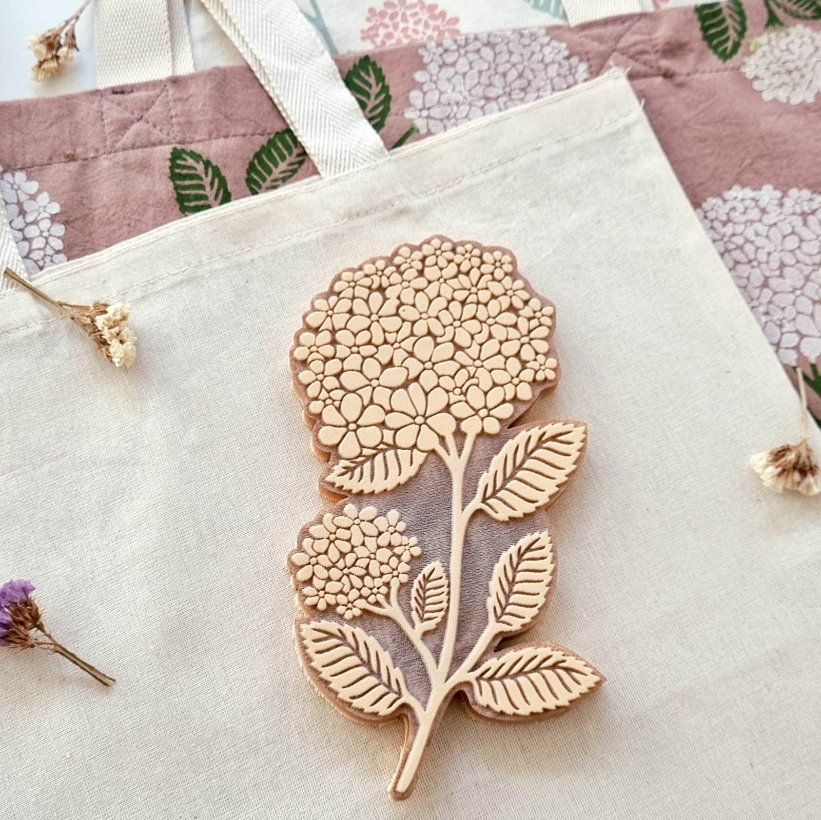 SET HORTENSIA + TOTEBAG + CURSO ONLINE DE REGALO - Imagen 2